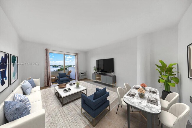 Foto del edificio - 7904 West Dr