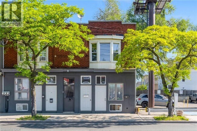 Photo du bâtiment - 1369 Main St E