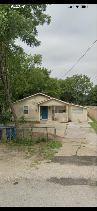 Building Photo - 547 Elkhart Ave