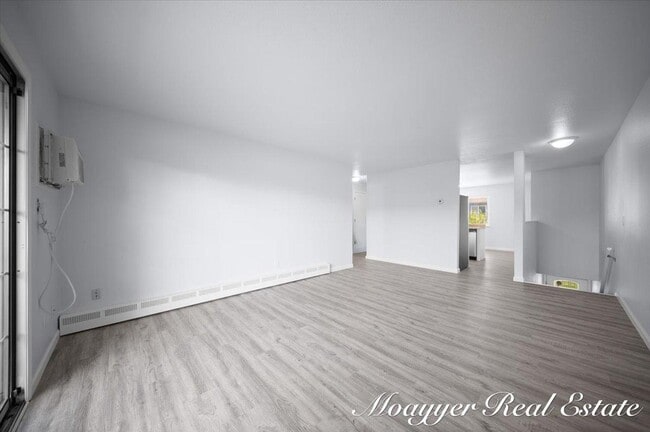 Building Photo - 1041 Abbey Ct