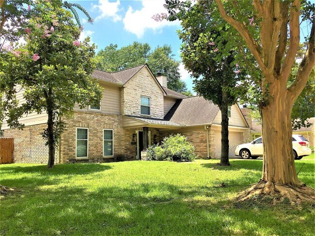 Building Photo - 11203 Sky Ridge Dr