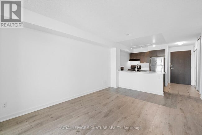 Building Photo - 8 Trent Ave