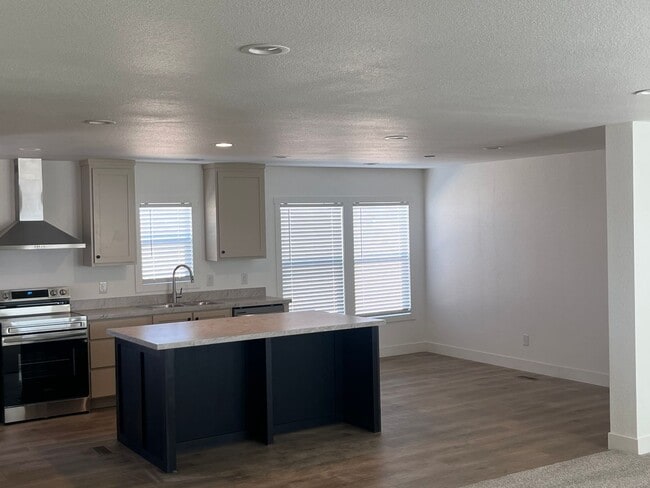 Foto del edificio - 22936 W Forest Pleasant Pl