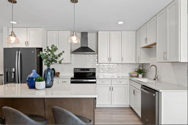 Foto del edificio - 437 Sunset Hollow Drive