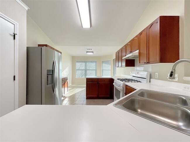 Foto del edificio - 1111 Red Ranch Cir