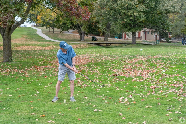 Built in the 1930's, Highland Park Golf Course offers 18-holes for residents of Bloomington.