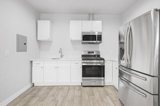 Foto del edificio - 8459 O'Melveny Ave