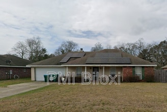 Building Photo - 13011 Windcrest Ln