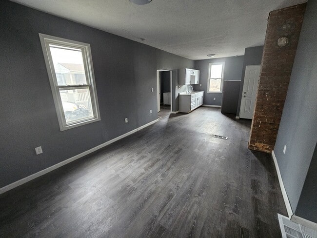Building Photo - 7040 Roy Ave