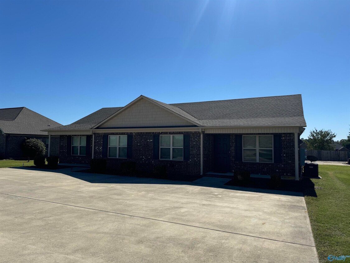 Primary Photo - 26086 Capshaw Rd