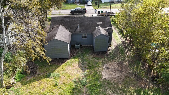 Building Photo - 5237 Carmen St