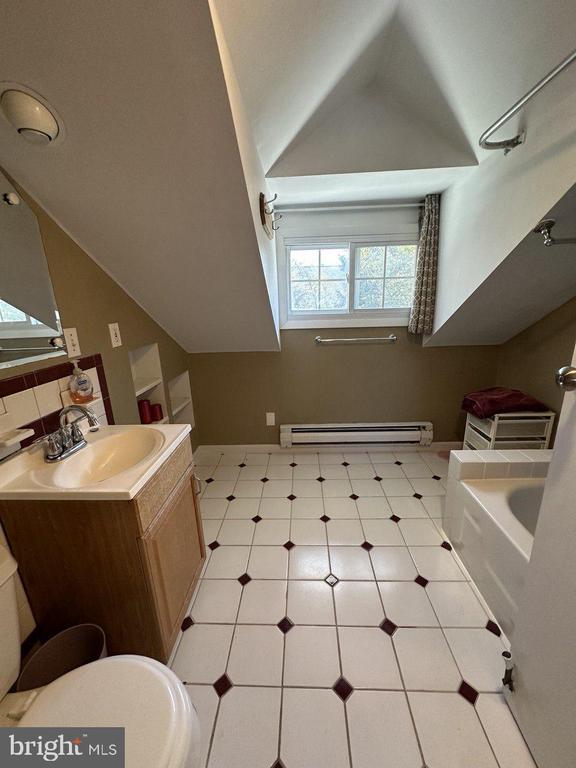 Foto del edificio - 452 Brookhurst Ave