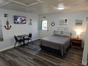 Building Photo - 202 W E St