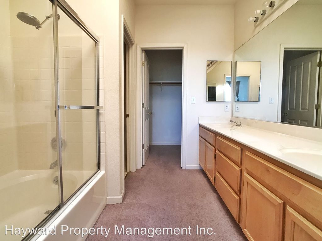 Master Bath - 2179 Brandywine Pl