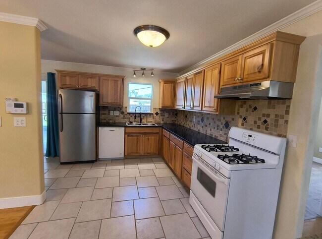 Foto del edificio - Cute 3 bedroom 2 bath Home Near the GFAFB!!!