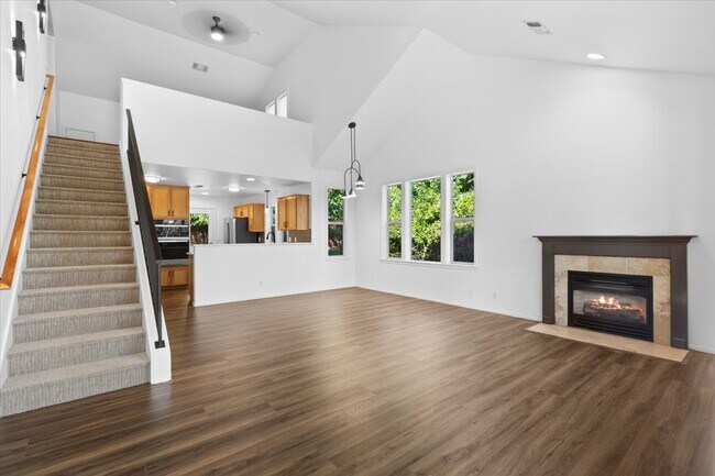 Foto del edificio - 235 Jackson Creek Dr