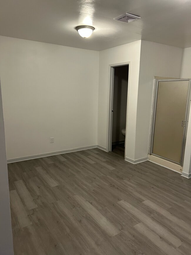 Building Photo - 1610 Rumrill Blvd