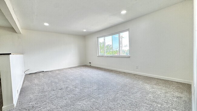 Foto del edificio - 2919 Pioneer Ave