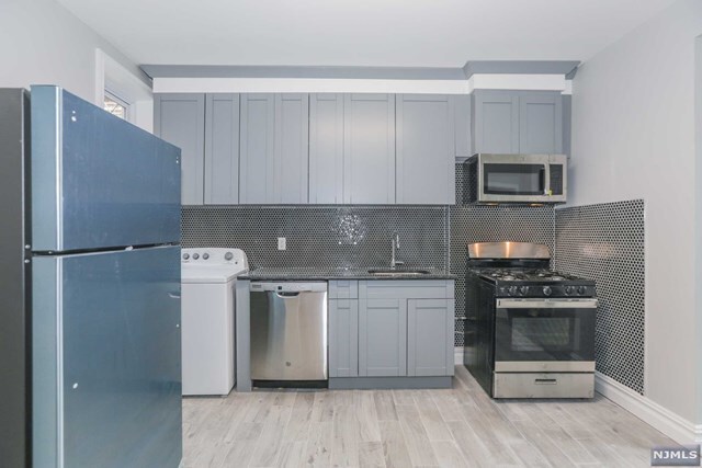 Building Photo - 322 Anderson Ave