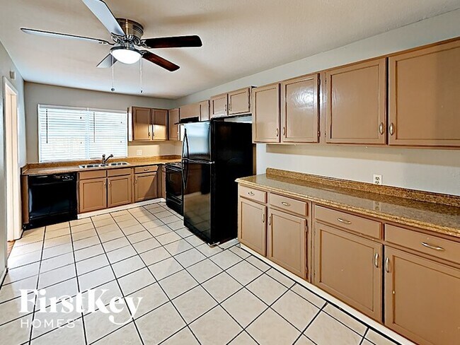 Building Photo - 10615 Heather Hill Dr