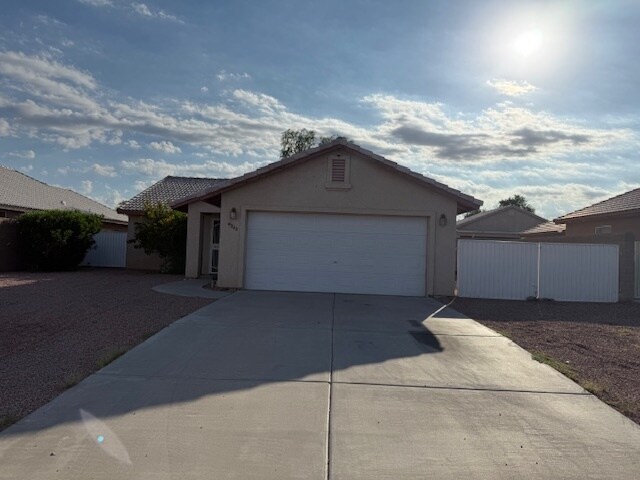 Building Photo - 4942 S Rinaldi Dr