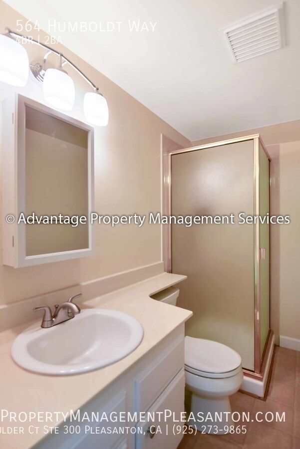 Building Photo - Unique 4 Bed / 2 Bath, 1,563 Sq Ft Home wi...