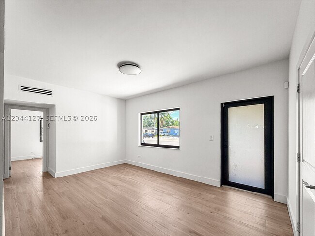 Foto del edificio - 55 NW 125th St