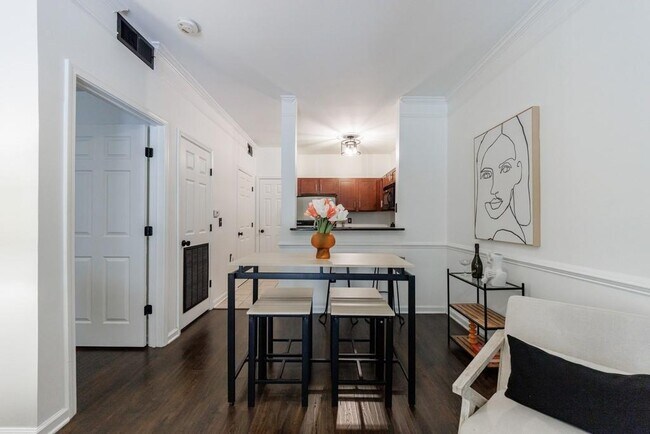 Foto del edificio - 2700 Pine Tree Rd NE