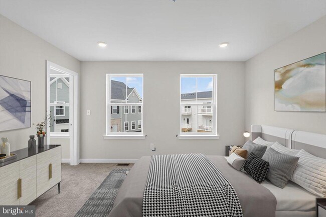 Building Photo - 5 Moran Pl