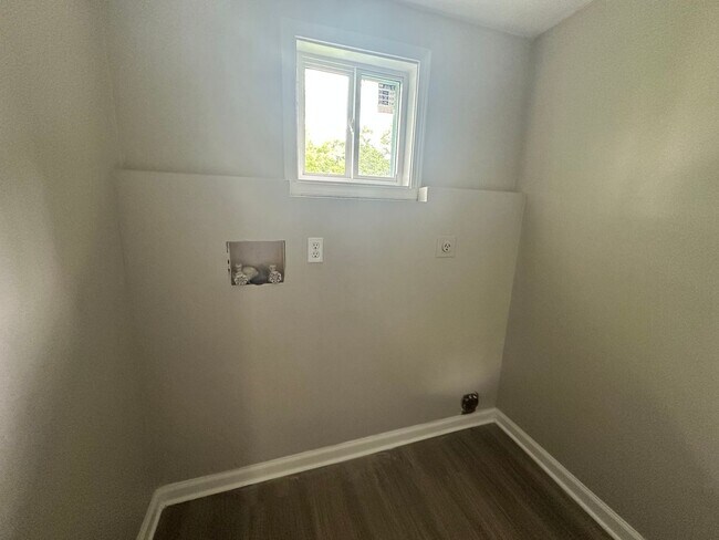 Foto del edificio - Spacious 3-Bedroom, 1-Bath Home with Newly...