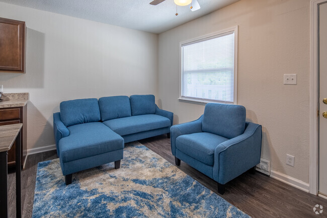 1BR, 1BA - 500SF - Living Room - Highland Apartments