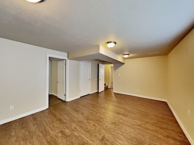 Building Photo - 117 Crystal Bay Drive