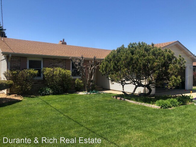 Building Photo - 3 br, 1 bath House - 210 Lake Shore Drive