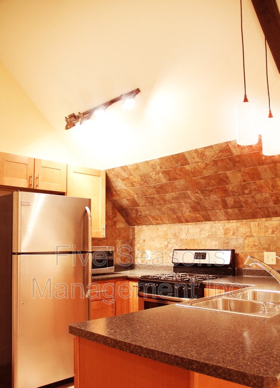 Building Photo - 40 Intervale Ave