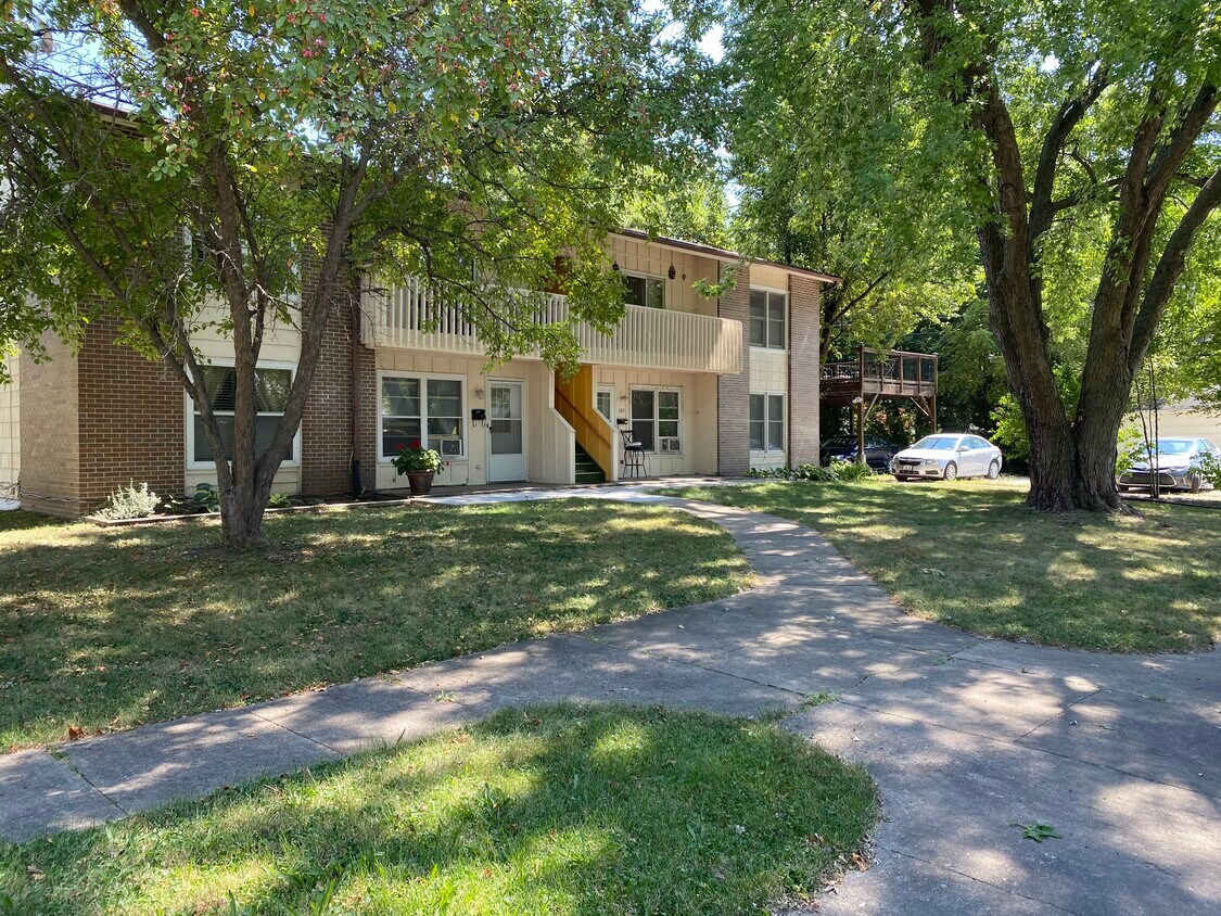 Building Photo - 105 N 5th St