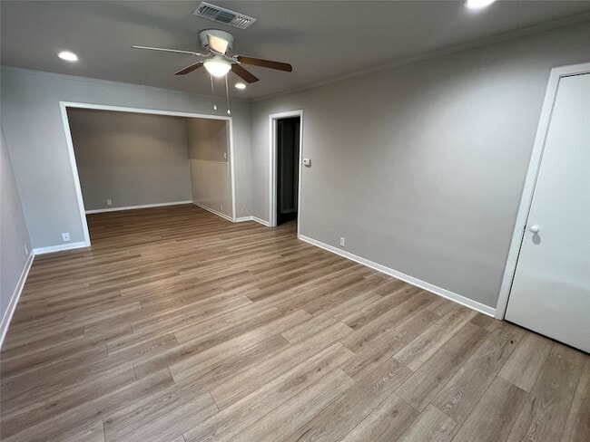 Foto del edificio - 2021 N Crockett St