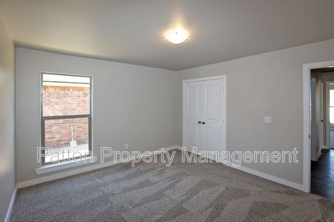 Building Photo - 1539 Lullwater Rd