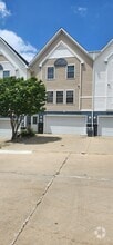 Building Photo - 1229 SE Village View Ln