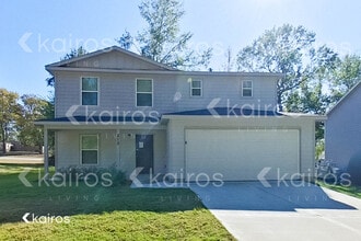 Building Photo - 213 Big Oak