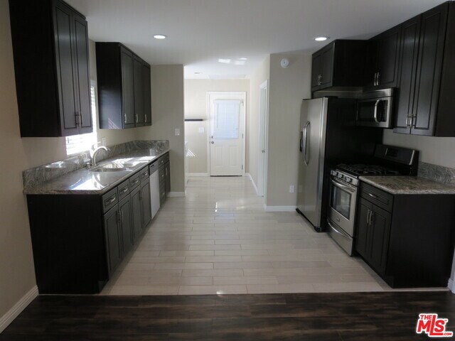 Building Photo - 650 W Sepulveda St