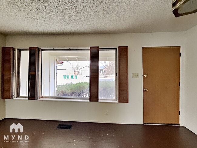 Building Photo - 750 Rhode Island Dr