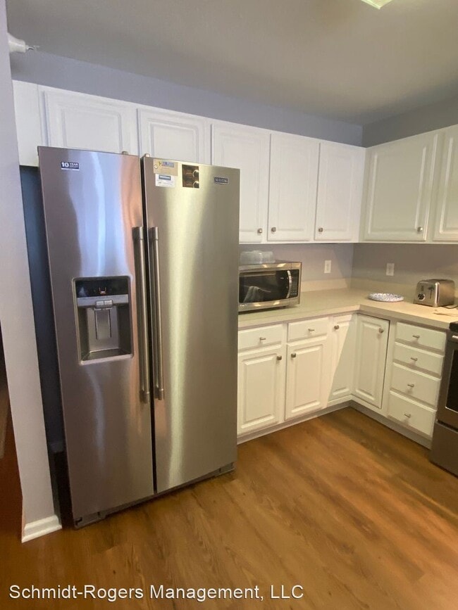 Building Photo - 3 br, 2 bath House - 660 S Lake Street #30