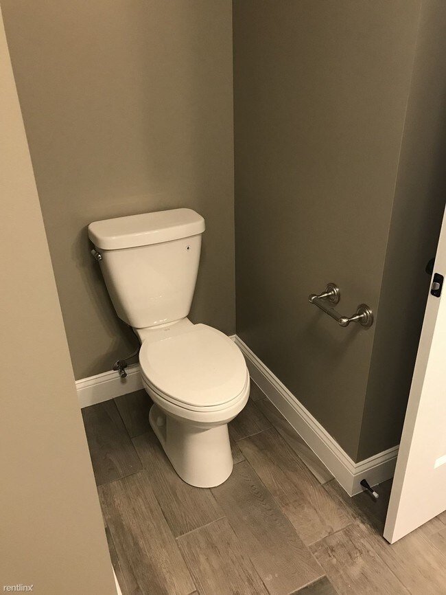 Building Photo - 1 br, 1 bath Apartment - 163 W Pearl St #204