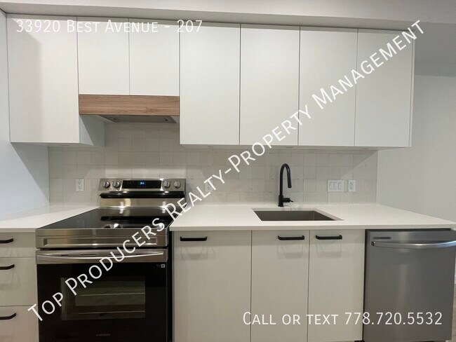 Building Photo - Brand New Condo at Vista