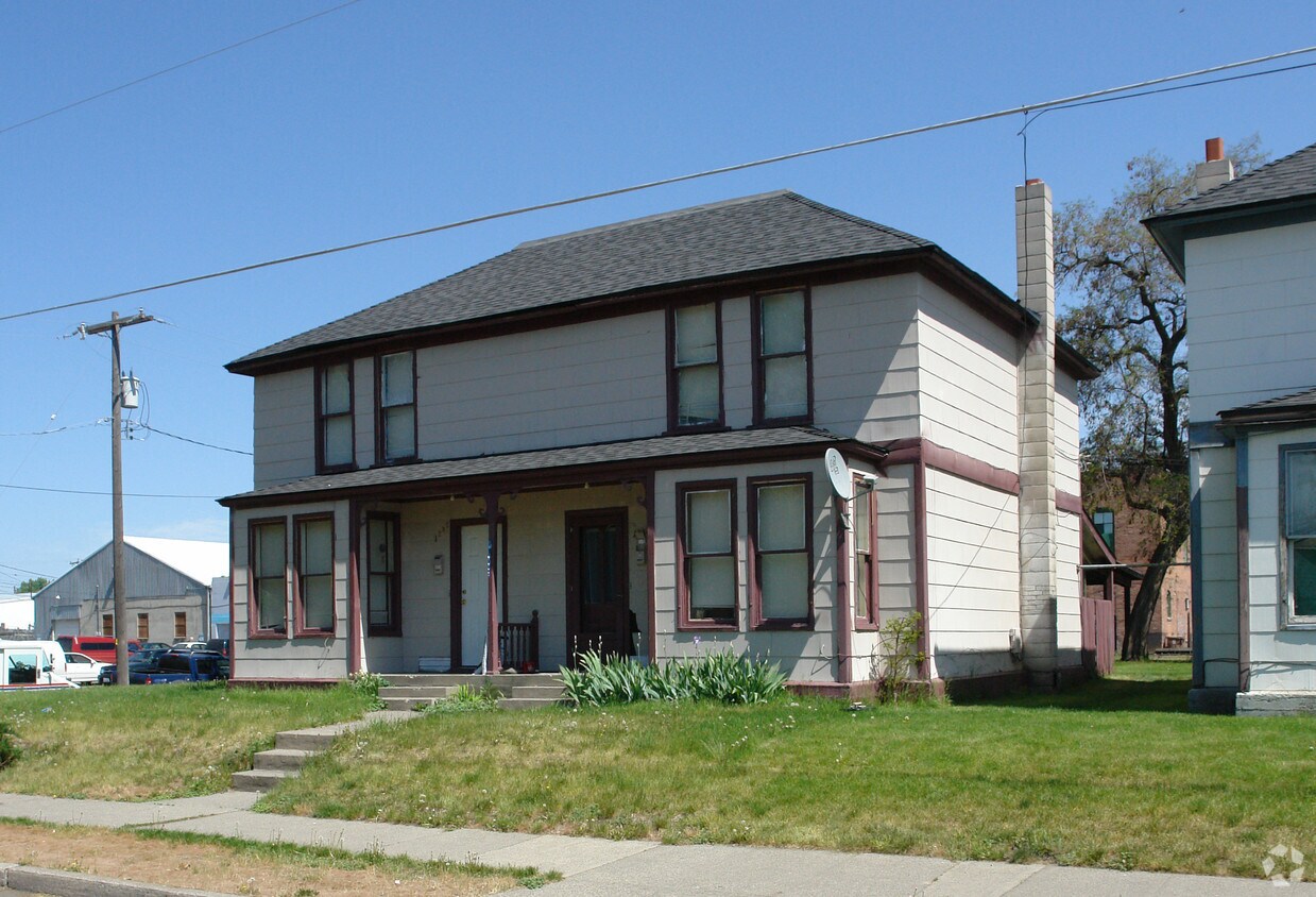 Primary Photo - 1230-1232 N Madison St