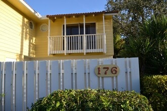 Building Photo - 176 Seabreeze Cir