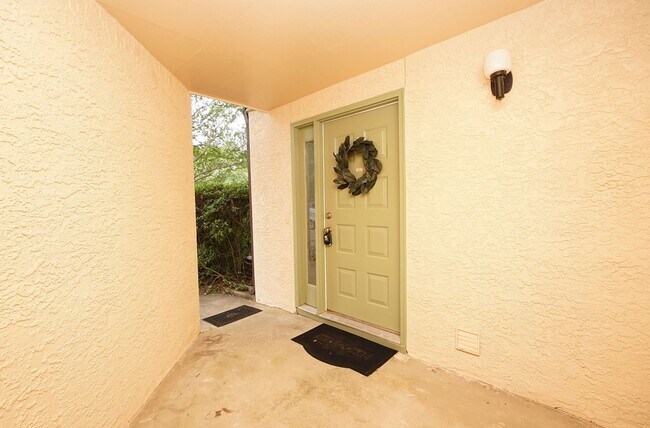 Foto del edificio - First Floor Condo in Bluewater Bay