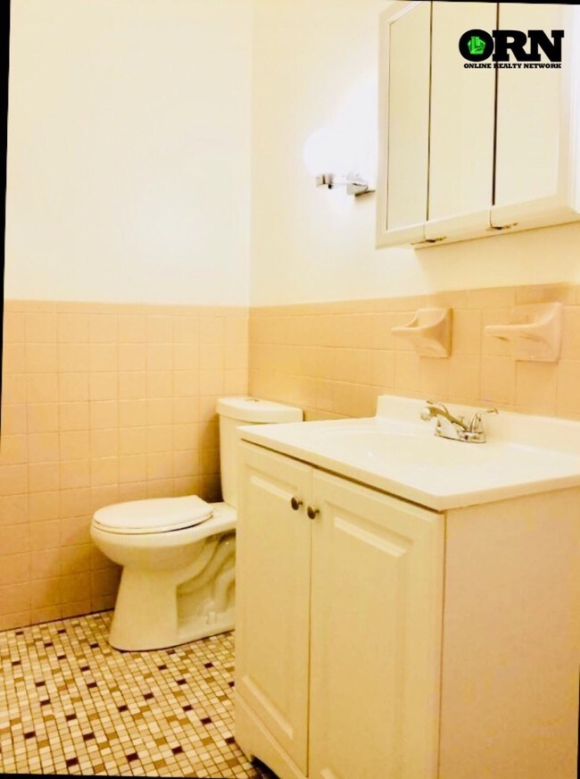 Foto del edificio - 68-22 64th St