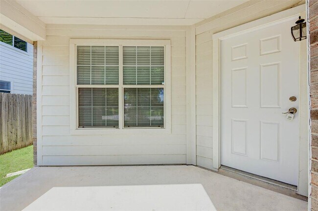 Building Photo - 2931 Cypress Island Dr