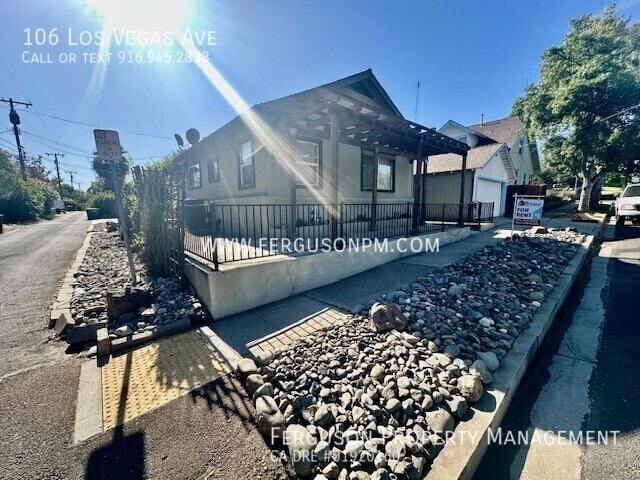Building Photo - 106 Los Vegas Ave